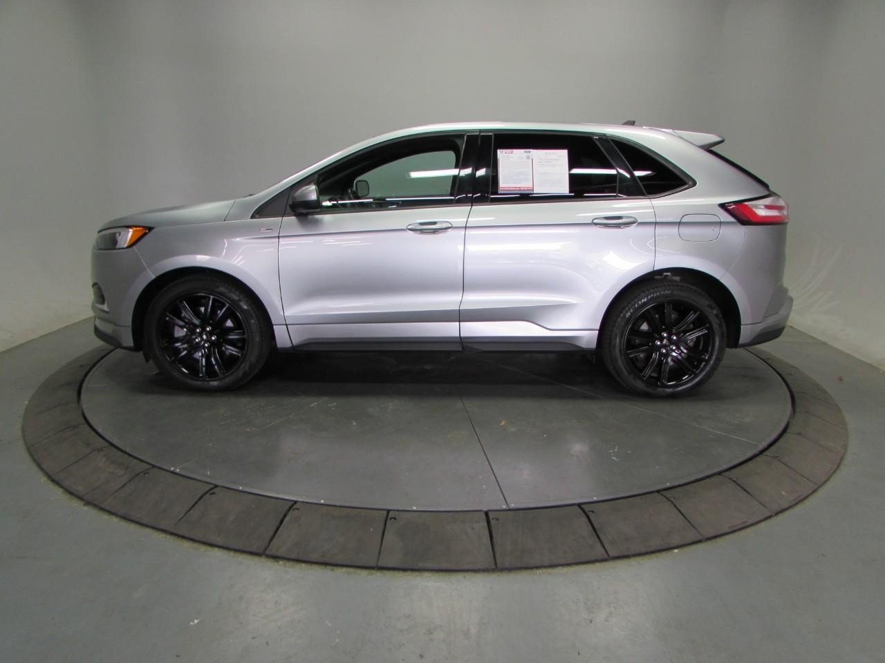 Certified 2024 Ford Edge ST-Line AWD/4WD image 4