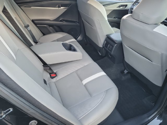 Used 2025 Toyota Camry SE FWD image 18