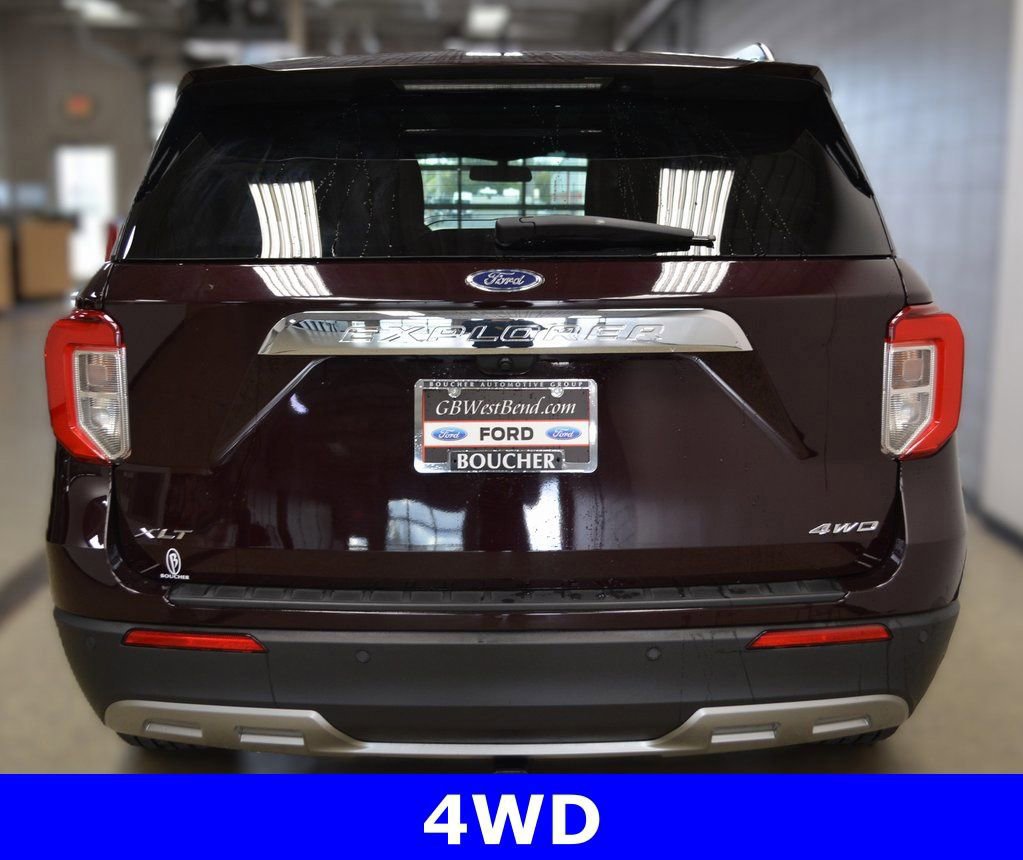 Certified 2022 Ford Explorer XLT w/ Equipment Group 202A image 4