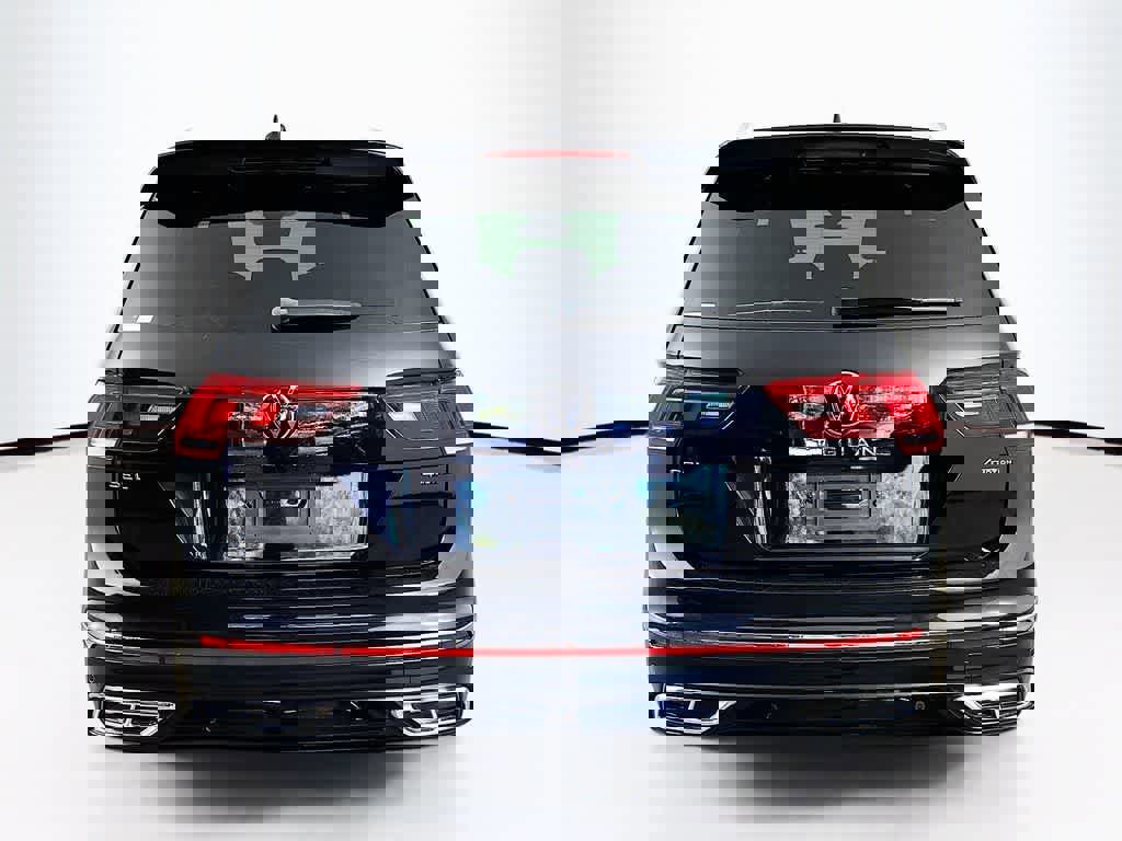 Used 2022 Volkswagen Tiguan SEL R-Line image 4