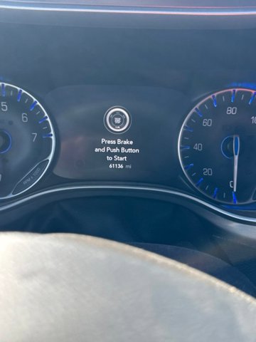 Used 2025 Chrysler Pacifica Select FWD image 7