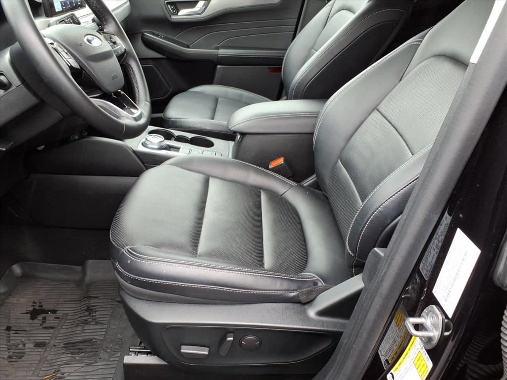 Certified 2022 Ford Escape Titanium image 14