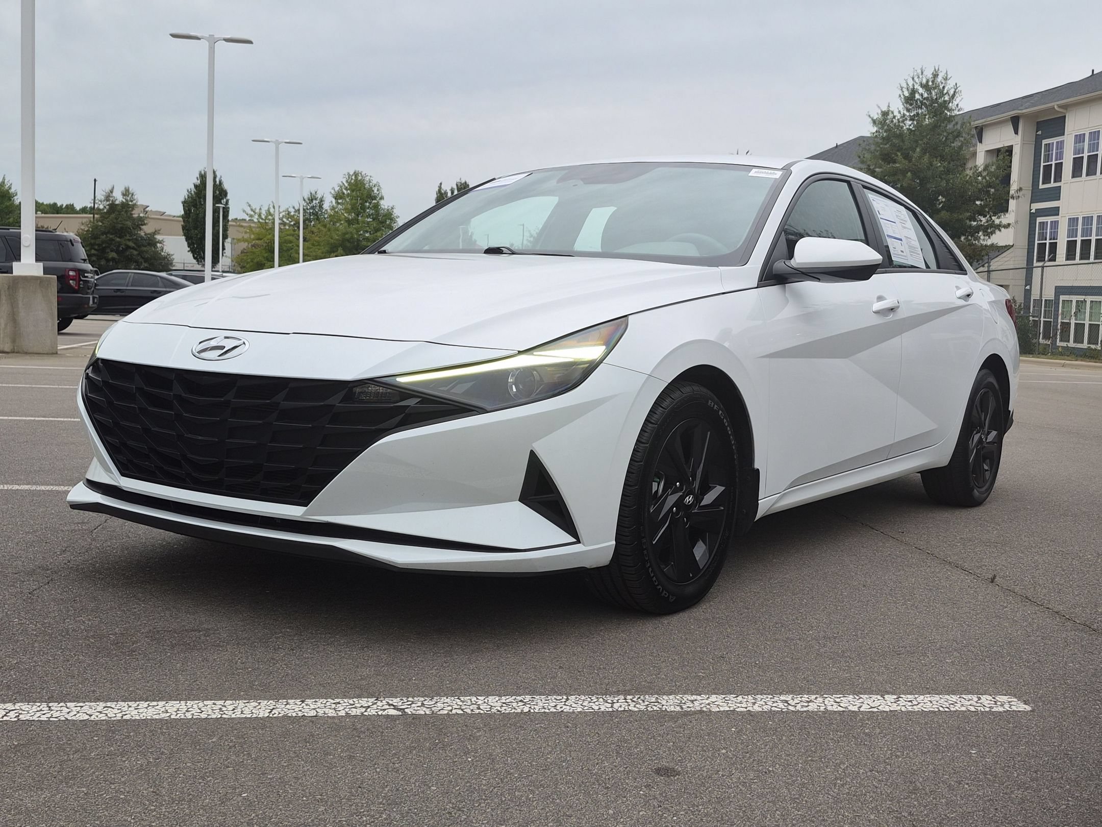 Used 2022 Hyundai Elantra SEL FWD image 8