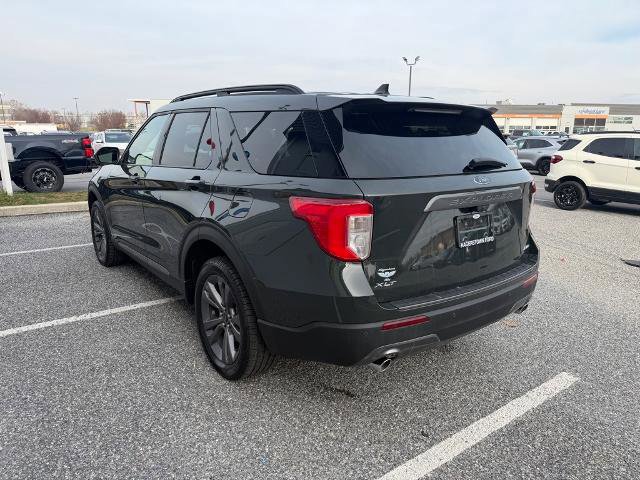 Certified 2022 Ford Explorer XLT w/ Equipment Group 202A image 3