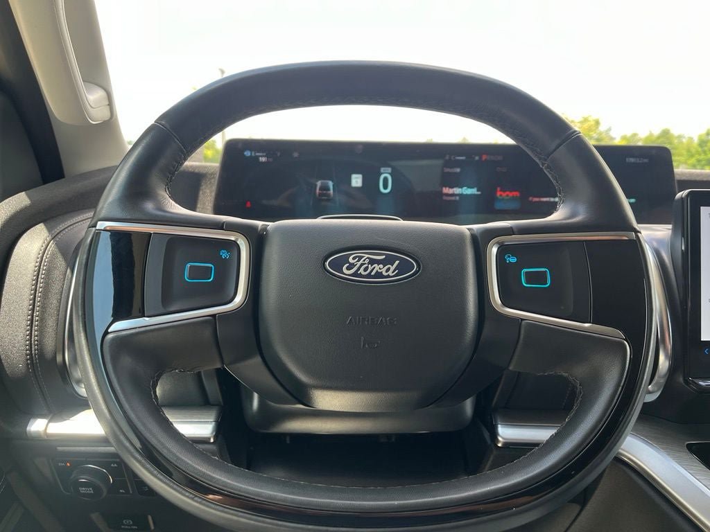 Certified 2025 Ford Expedition Max Platinum w/ Driver's Package AWD/4WD image 24