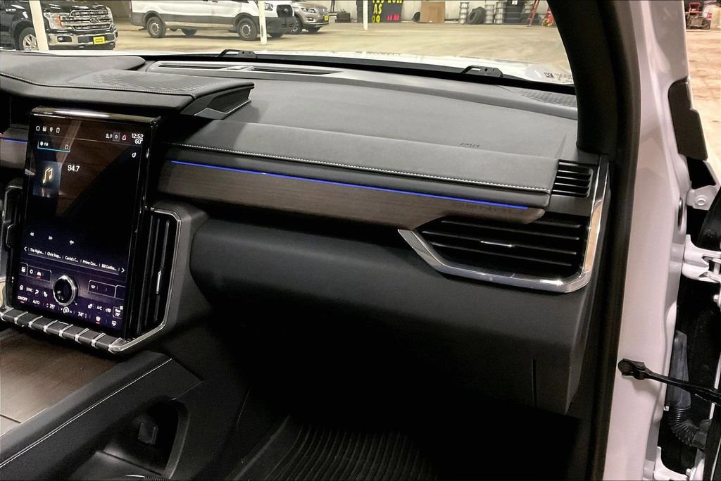 Used 2024 GMC Acadia Denali w/ Super Cruise Package image 15