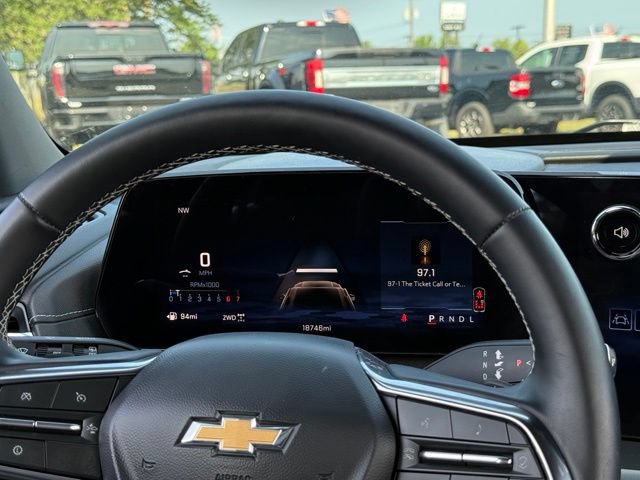 Used 2025 Chevrolet Traverse LT AWD/4WD image 8
