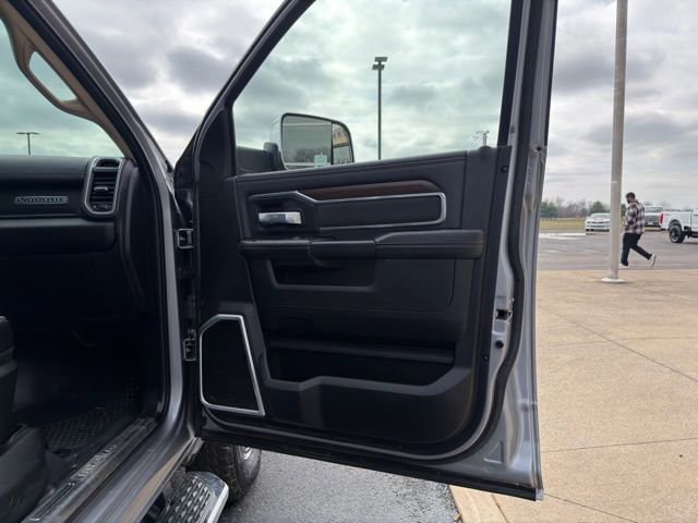Used 2022 RAM 3500 Laramie image 40