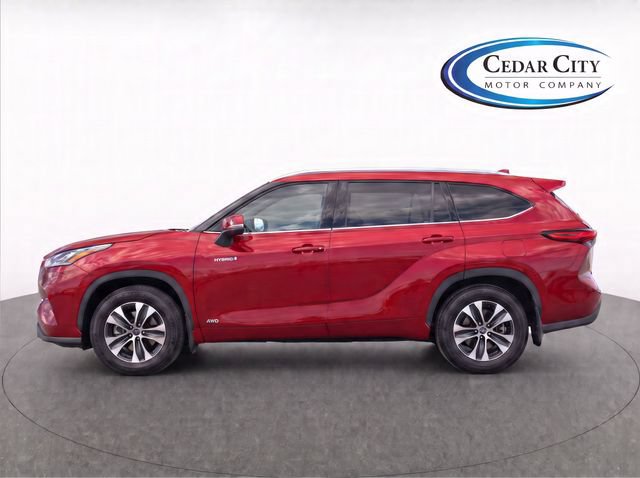 Used 2020 Toyota Highlander XLE AWD/4WD image 6