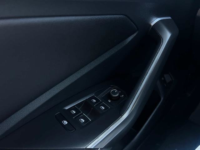 Used 2023 Volkswagen Jetta SE FWD image 16