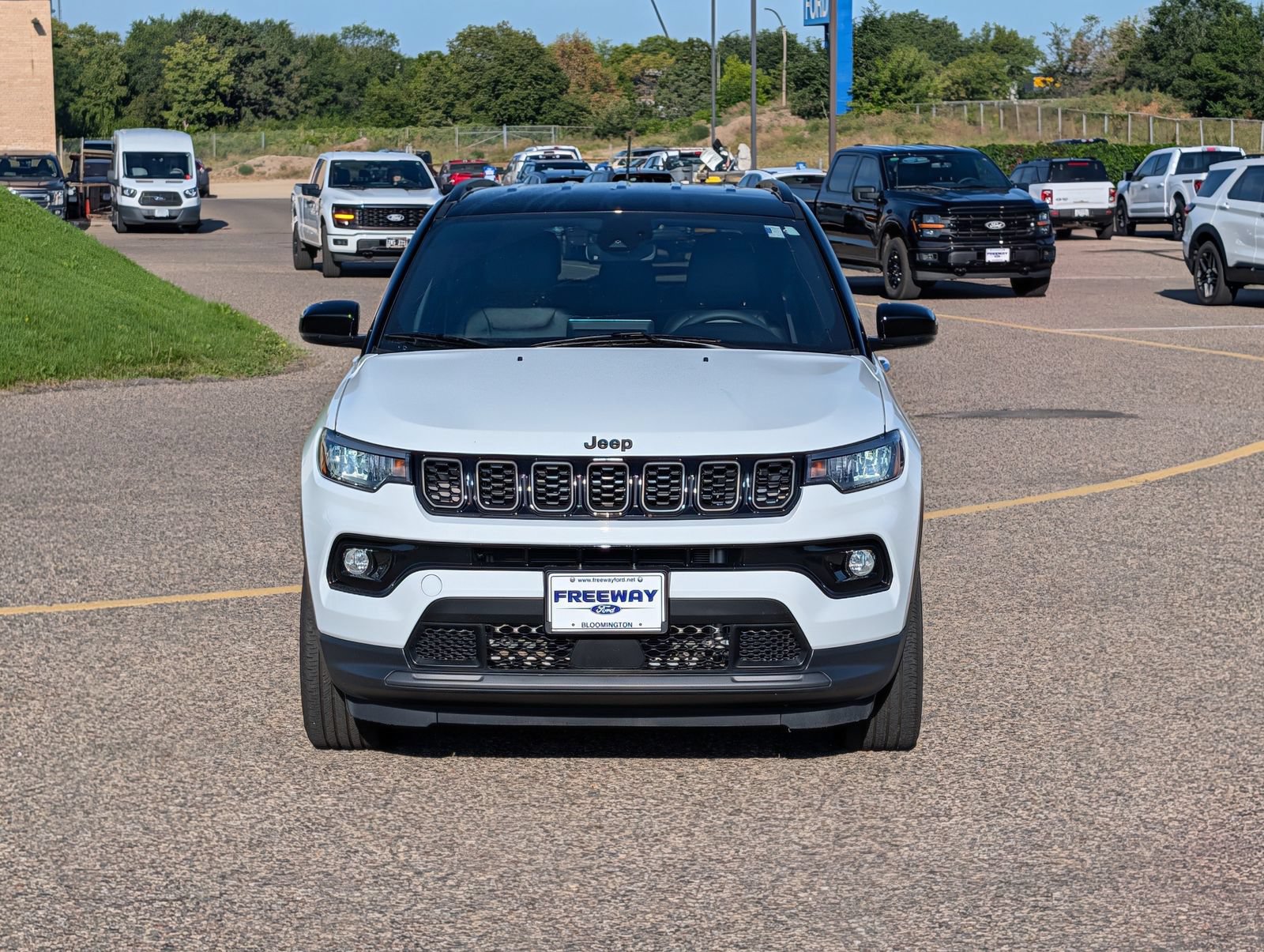 Used 2026 Jeep Compass Limited AWD/4WD image 11