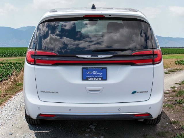 Used 2023 Chrysler Pacifica Touring-L FWD image 5