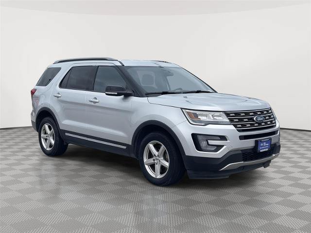 Certified 2017 Ford Explorer XLT AWD/4WD image 5