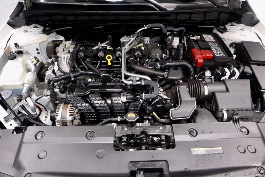Used 2025 Nissan Altima 2.5 S FWD image 16