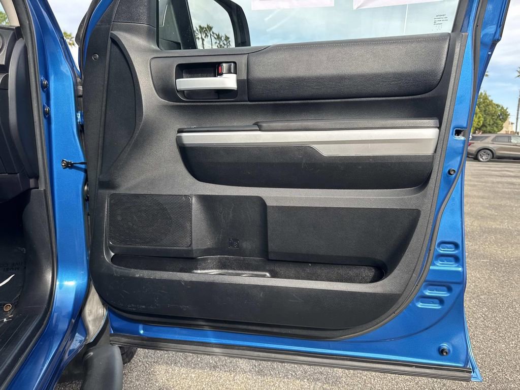 Used 2017 Toyota Tundra SR5 w/ SR5 Upgrade Package image 28