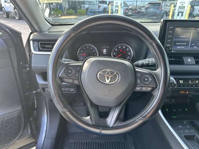 Used 2022 Toyota RAV4 XLE w/ Convenience Package FWD image 15