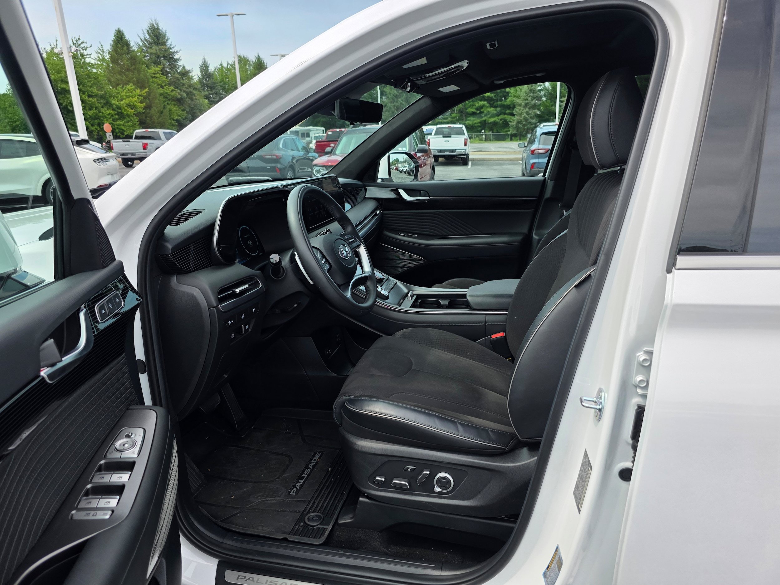 Used 2025 Hyundai Palisade Calligraphy AWD/4WD image 21