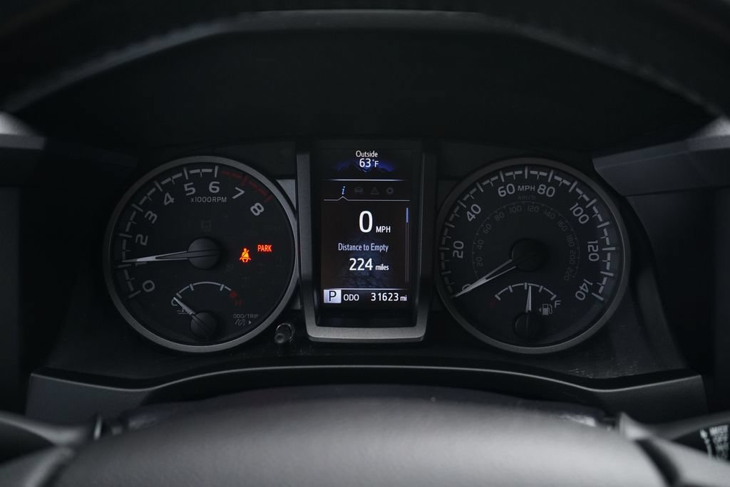 Used 2021 Toyota Tacoma TRD Off-Road AWD/4WD image 17