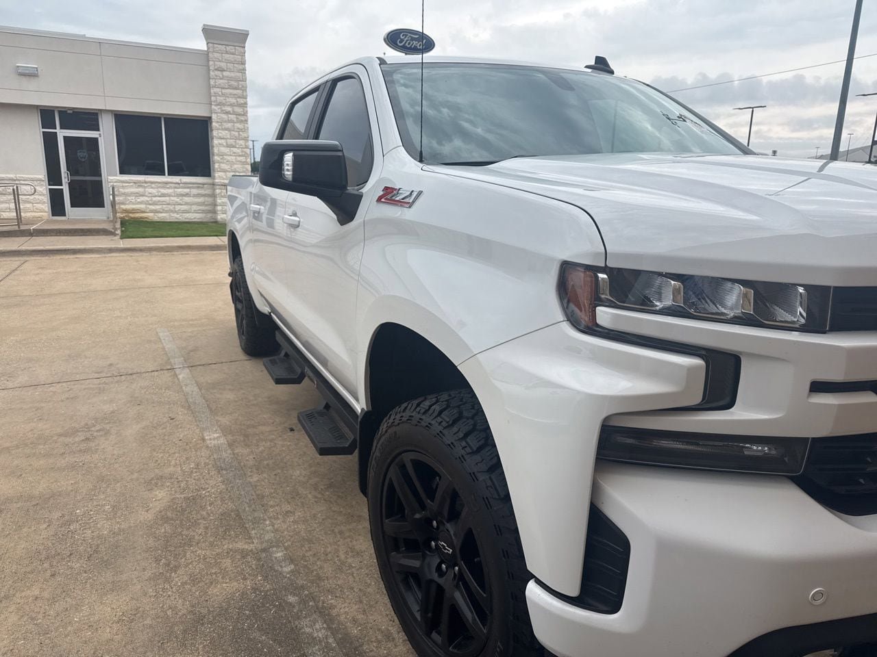 Used 2019 Chevrolet Silverado 1500 RST AWD/4WD image 3