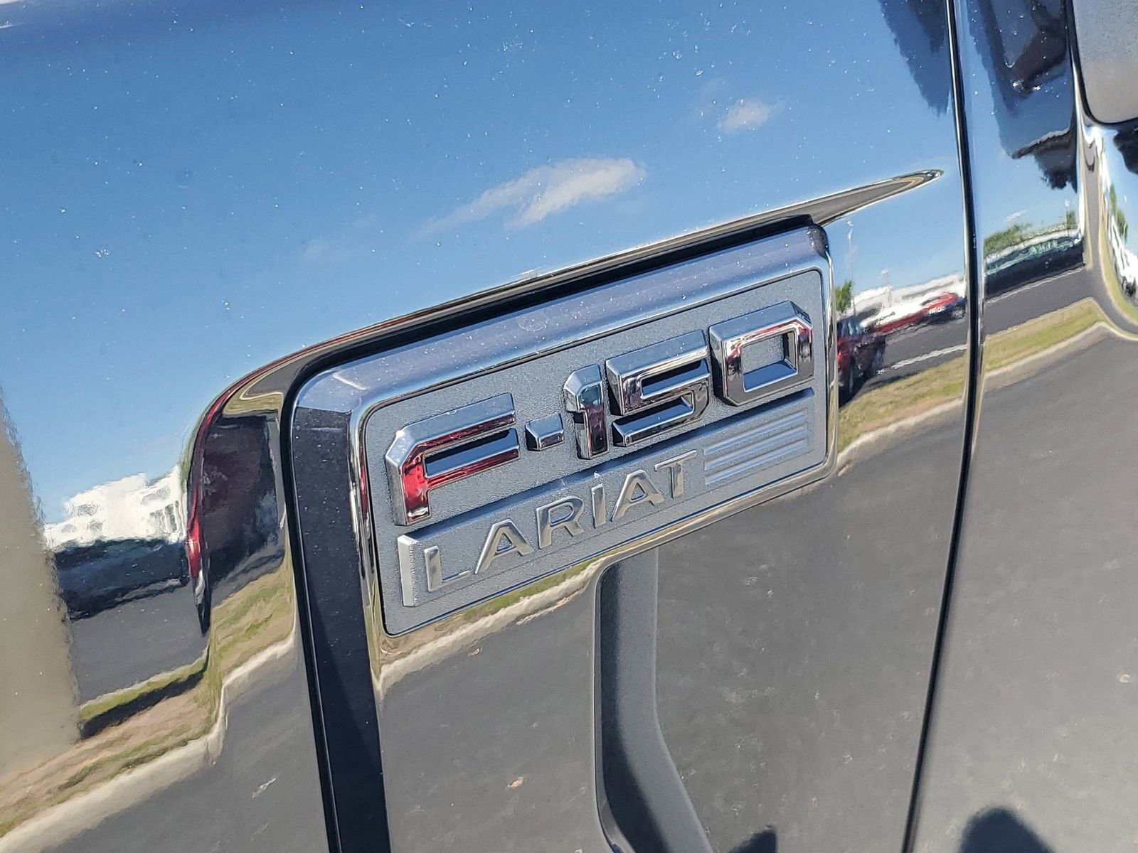 Certified 2025 Ford F150 Lariat w/ Equipment Group 501A Mid AWD/4WD image 8