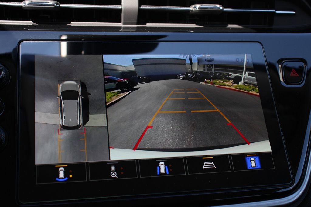 Used 2023 Chevrolet Bolt EUV Premier w/ Sun & Sound Package FWD image 33