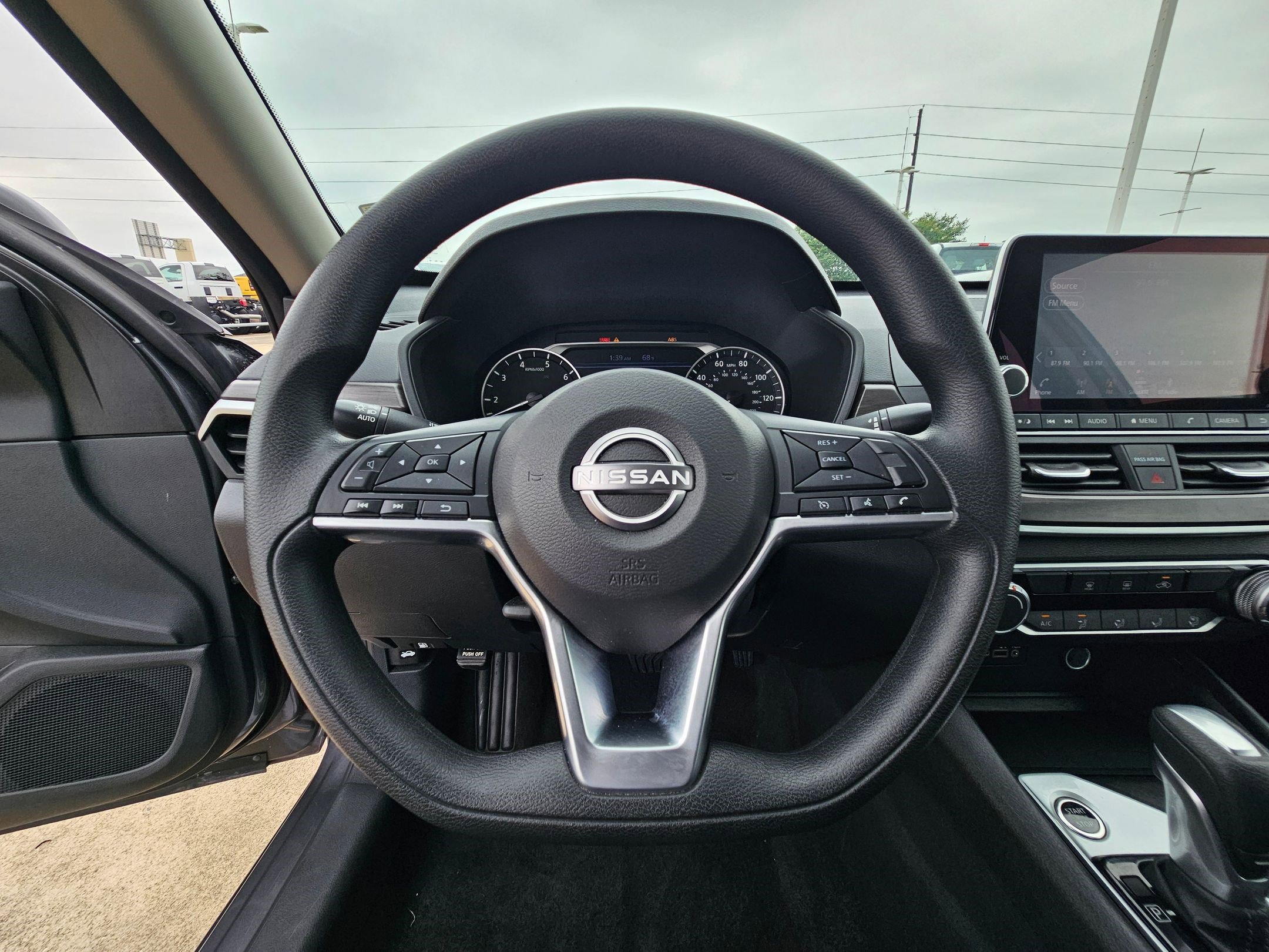 Used 2025 Nissan Altima 2.5 SV FWD image 18