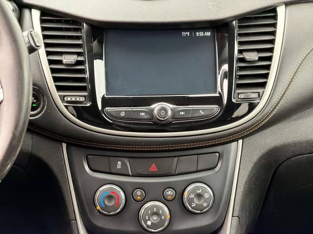 Used 2017 Chevrolet Trax LT w/ Driver Confidence Package AWD/4WD image 28