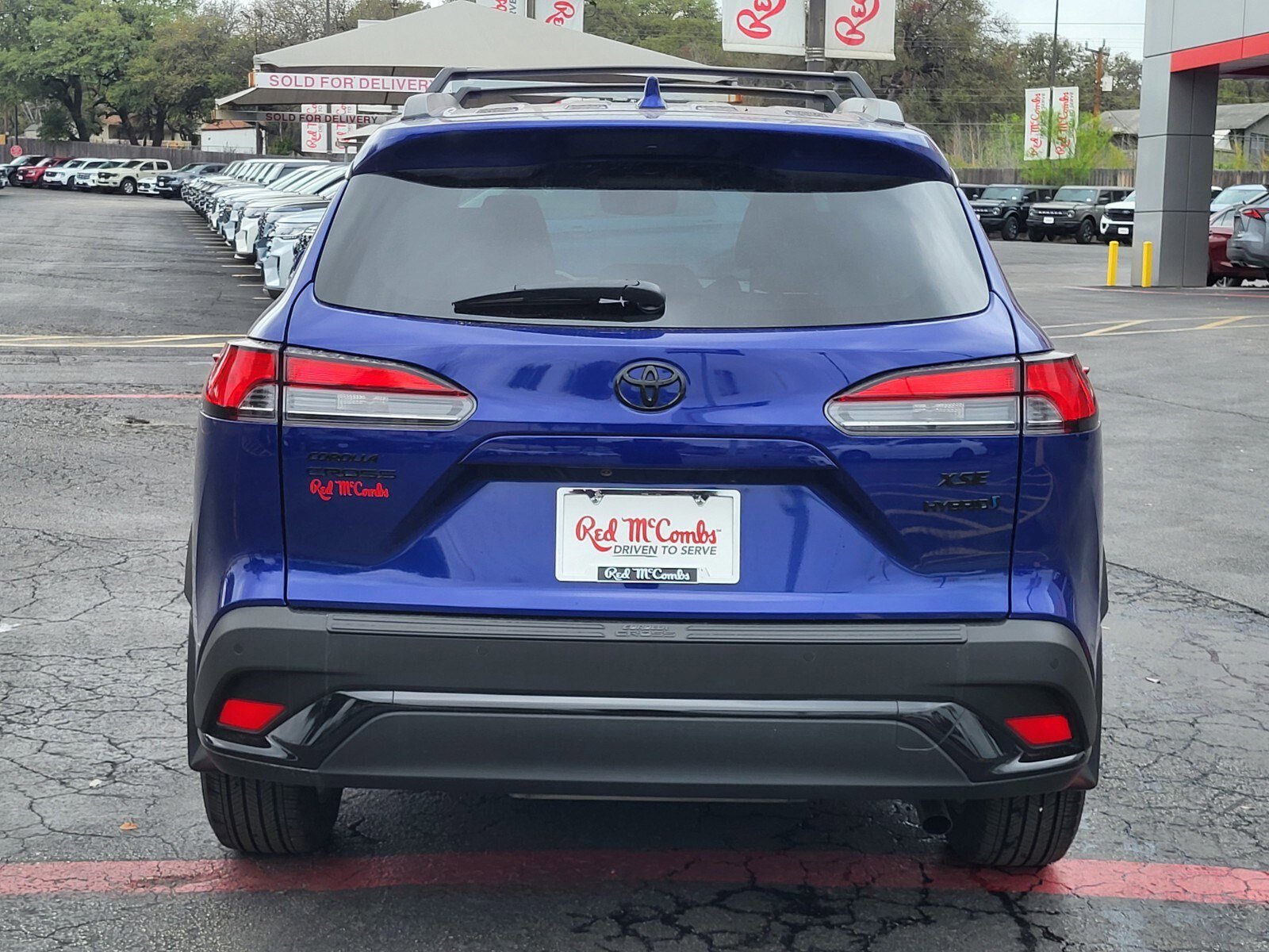 Used 2024 Toyota Corolla Cross AWD Hybrid w/ Convenience Package image 4