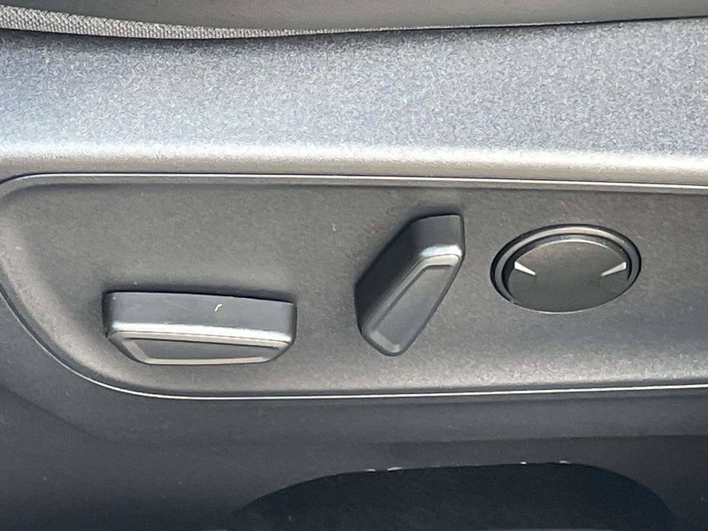 Certified 2025 Ford Escape ST-Line AWD/4WD image 14
