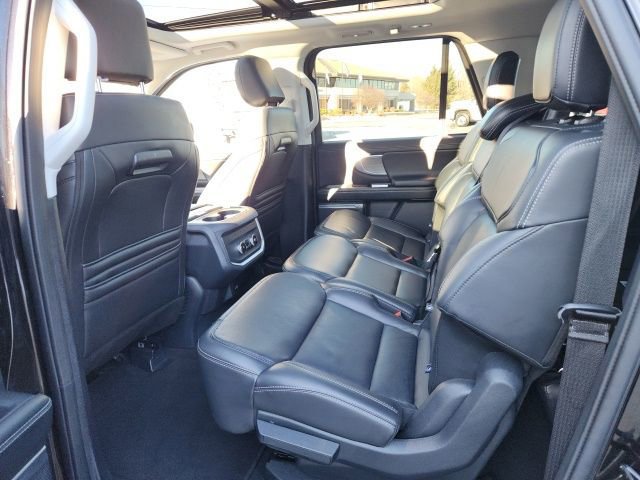 Certified 2025 Ford Expedition Max Platinum image 19