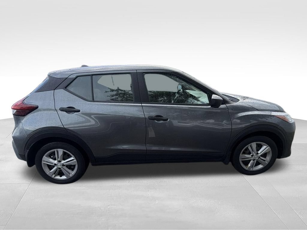 Used 2023 Nissan Kicks S FWD image 7