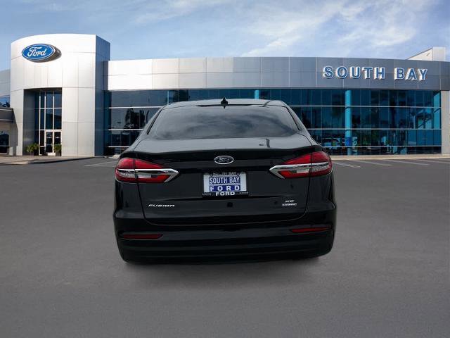 Certified 2020 Ford Fusion SE FWD image 4