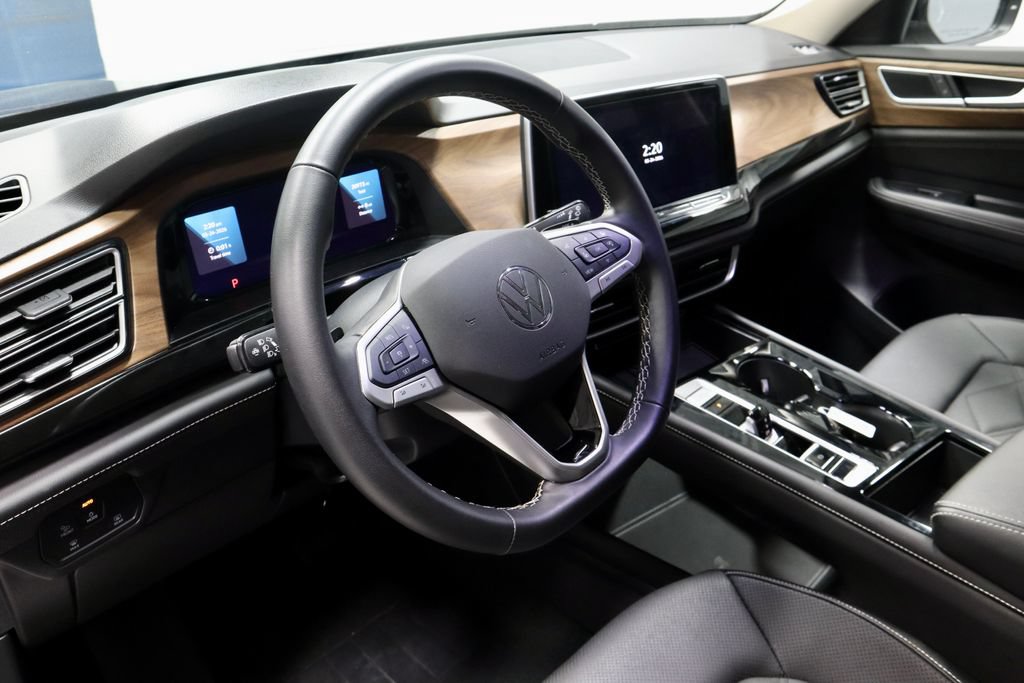 Used 2025 Volkswagen Atlas SE FWD image 26