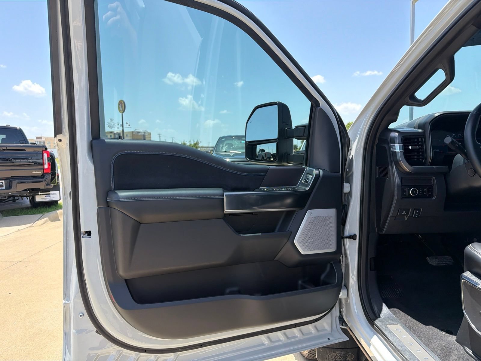 Certified 2026 Ford F350 Platinum AWD/4WD image 16