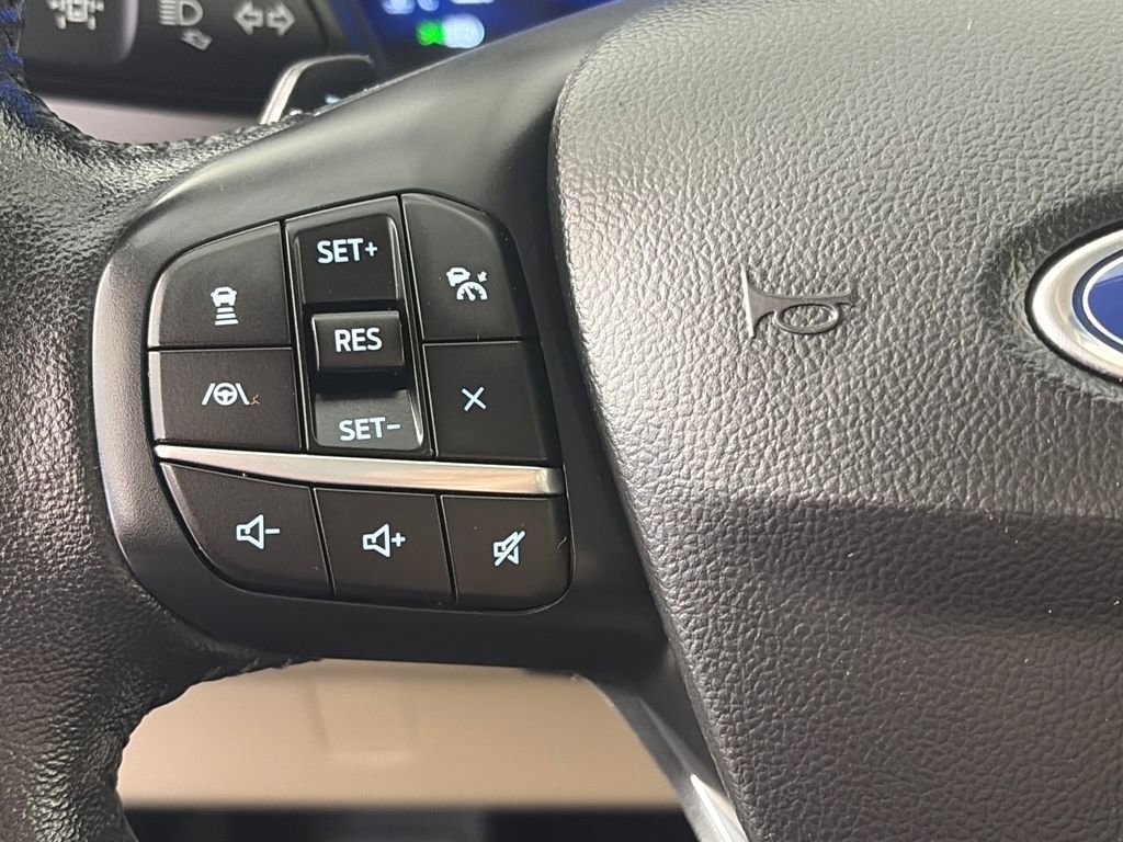 Certified 2020 Ford Escape Titanium image 17