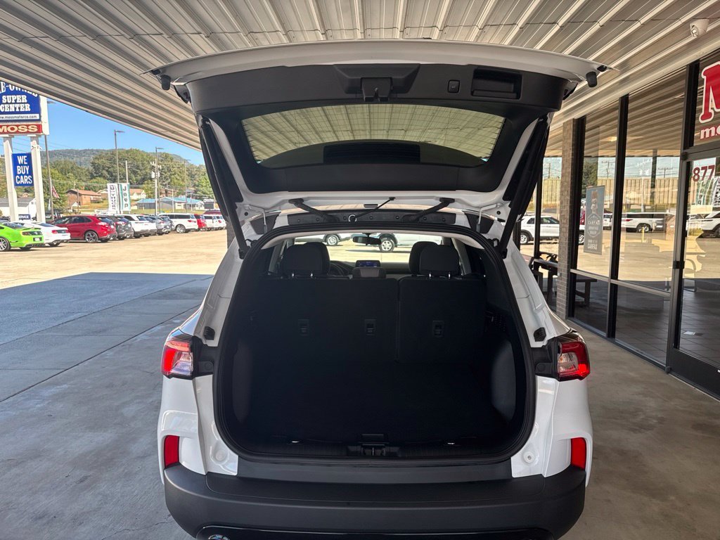 Certified 2021 Ford Escape SE w/ SE Sport Appearance Package FWD image 23