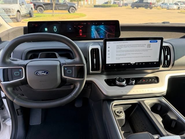 Certified 2025 Ford Expedition Active AWD/4WD image 18