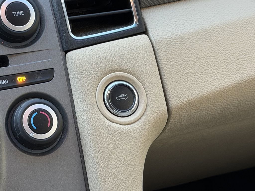 Certified 2019 Ford Taurus SE FWD image 22