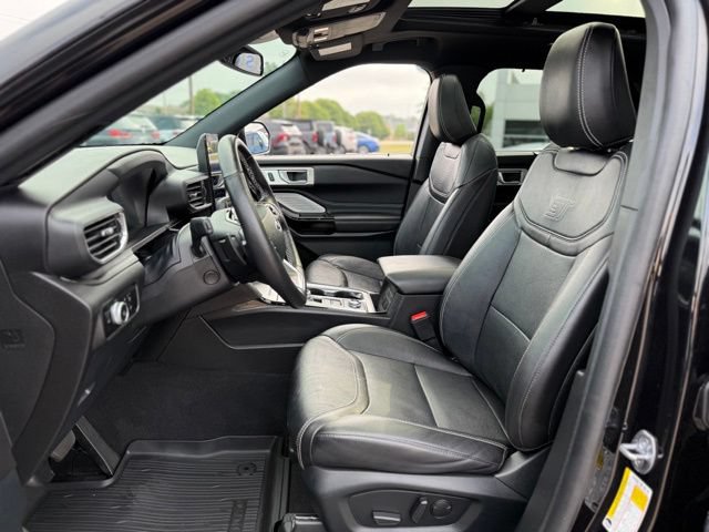 Certified 2023 Ford Explorer ST w/ Technology Package AWD/4WD image 13