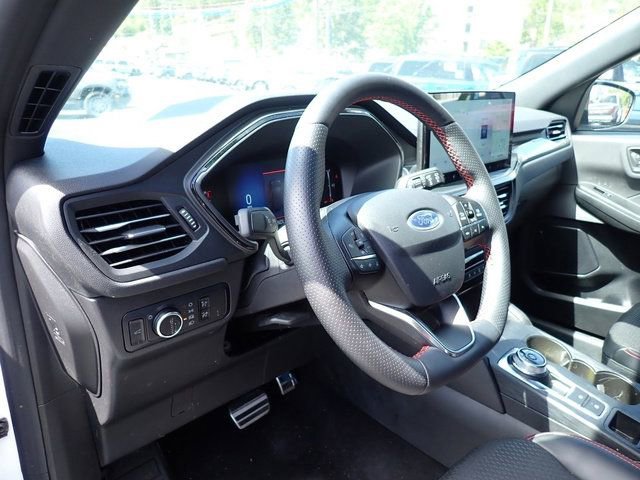 Certified 2024 Ford Escape ST-Line w/ Tech Pack #1 AWD/4WD image 15