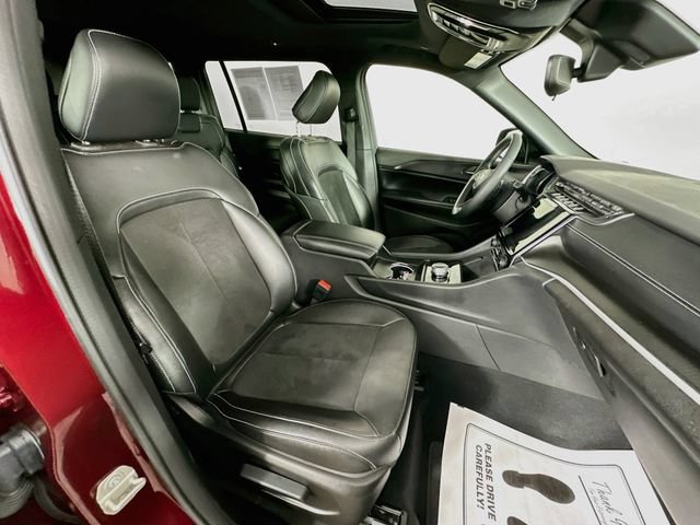 Used 2024 Jeep Grand Cherokee L Laredo AWD/4WD image 38