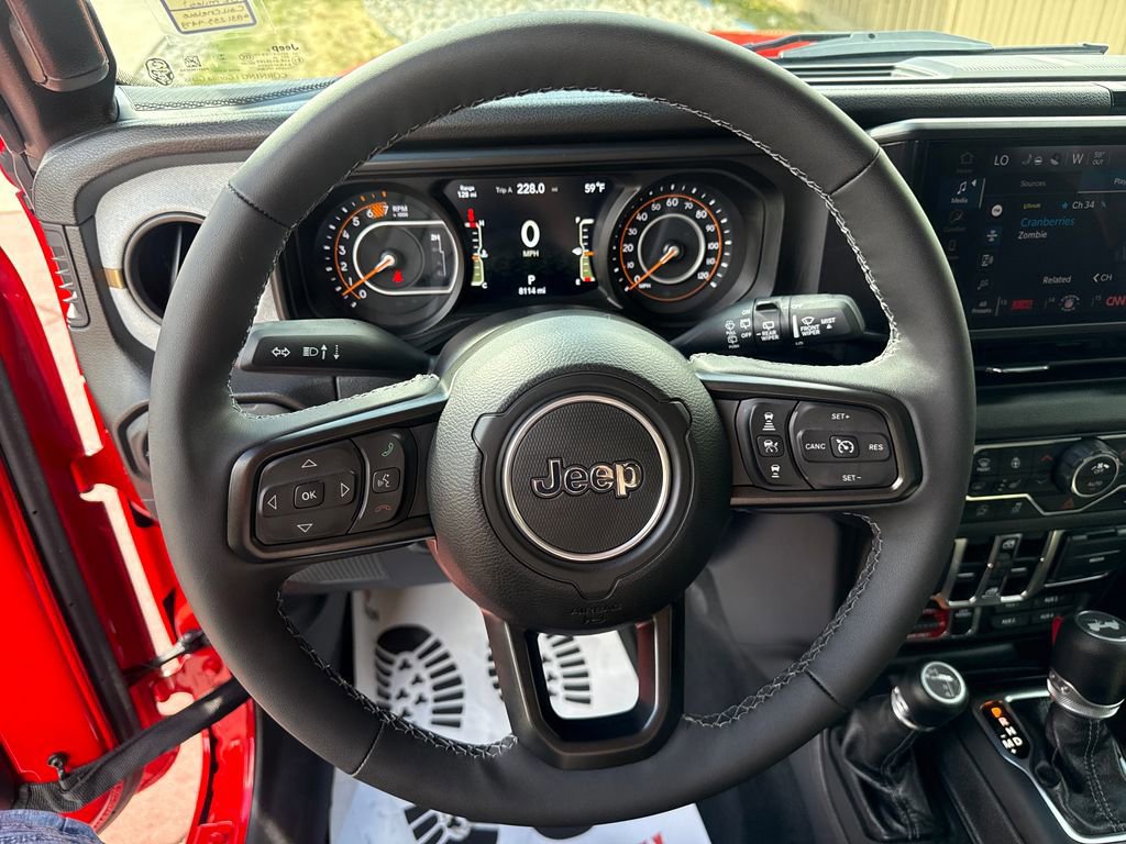 Used 2025 Jeep Wrangler Unlimited Sport AWD/4WD image 18