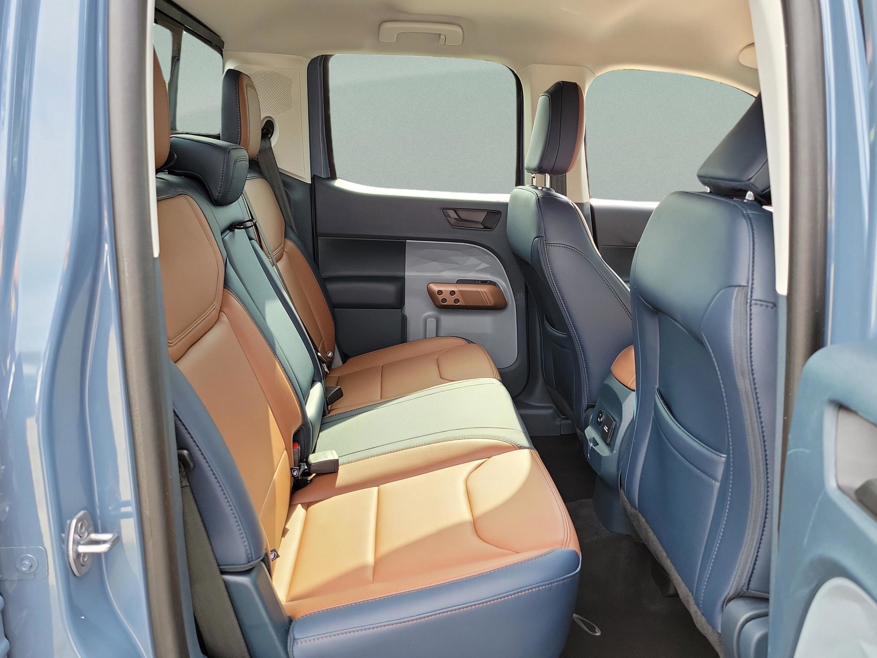 Certified 2024 Ford Maverick Lariat w/ 4K Tow Package image 30