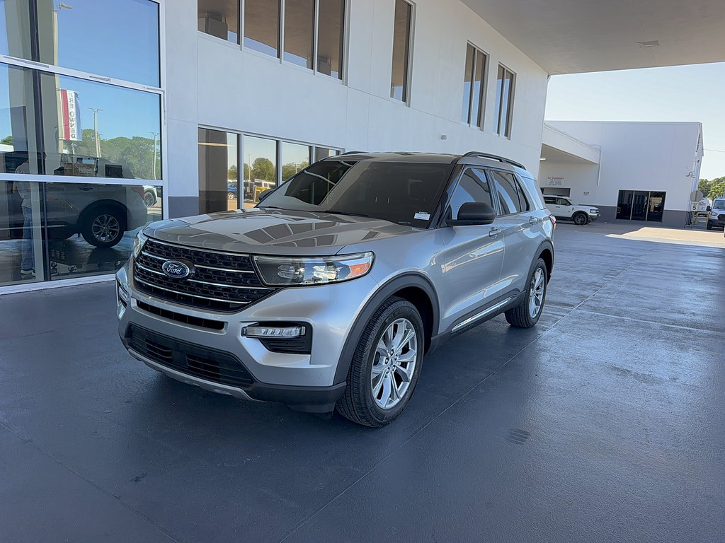 Certified 2023 Ford Explorer XLT w/ Equipment Group 202A RWD image 2