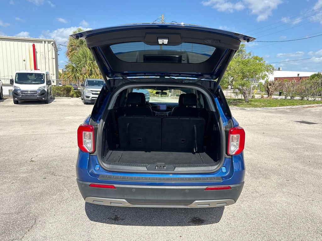 Certified 2022 Ford Explorer XLT w/ Equipment Group 202A AWD/4WD image 28