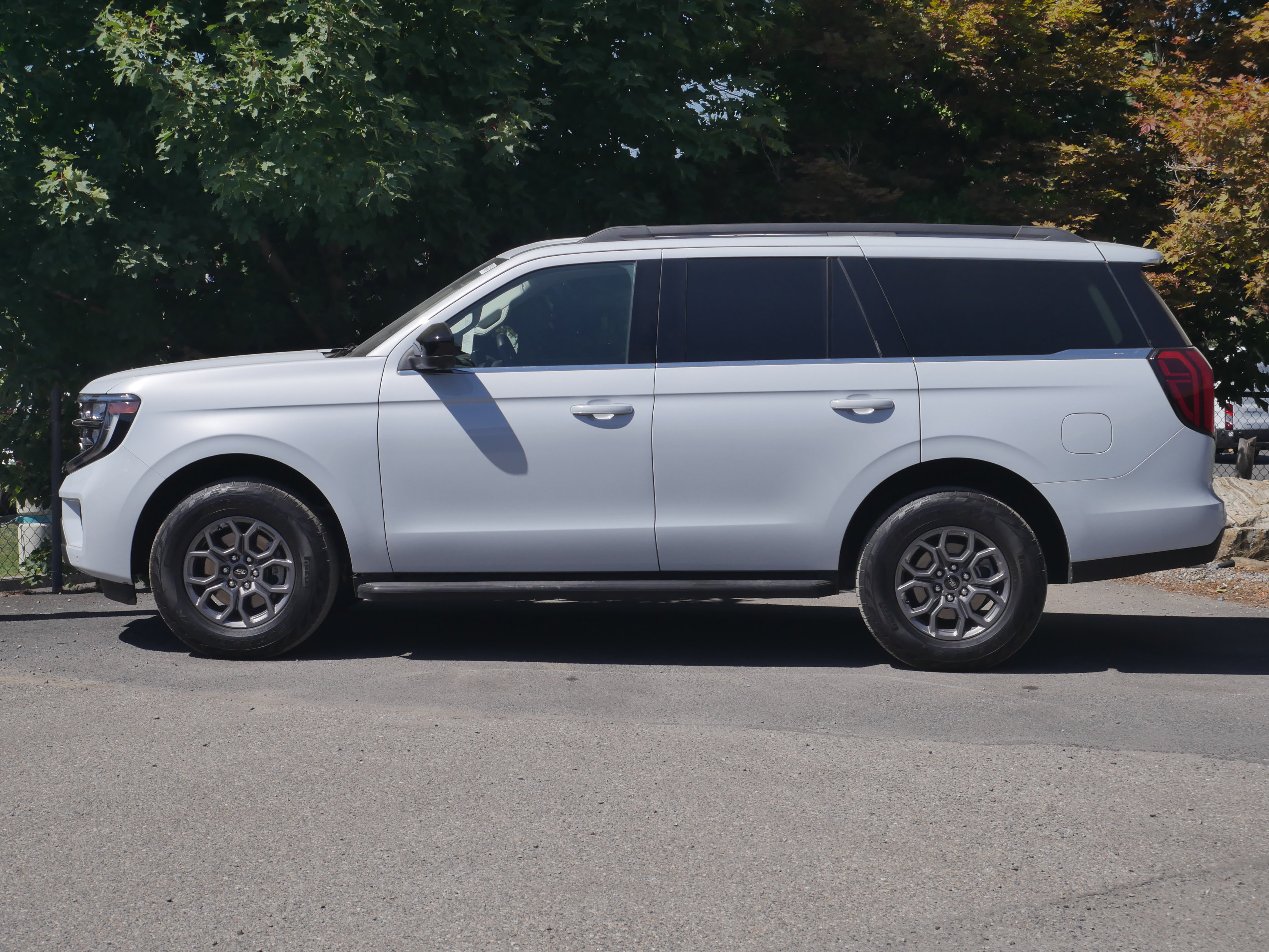 Certified 2025 Ford Expedition Active AWD/4WD image 12