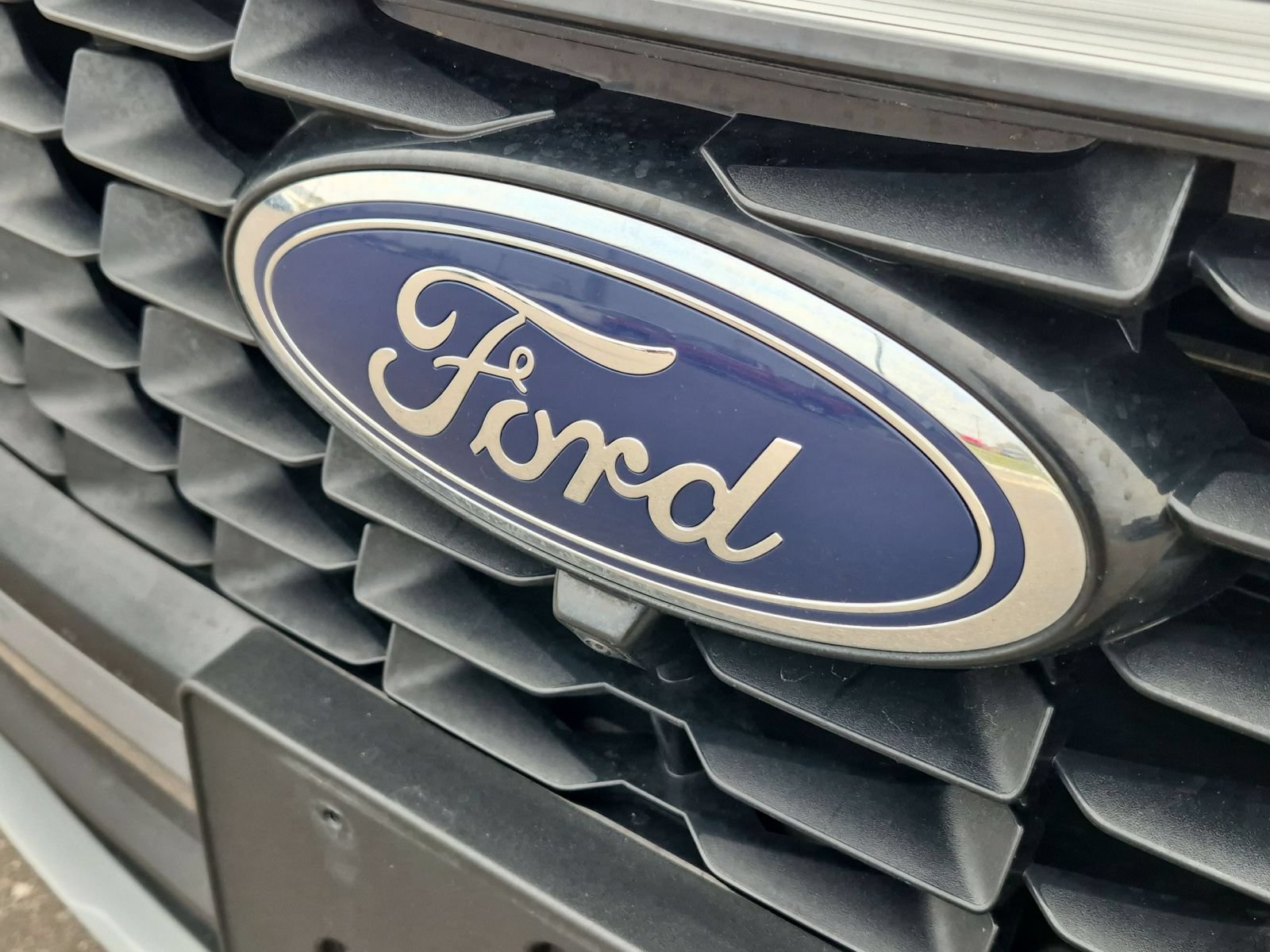 Certified 2024 Ford Escape Platinum AWD/4WD image 9