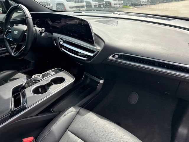 Used 2024 Cadillac Lyriq Sport AWD/4WD image 8