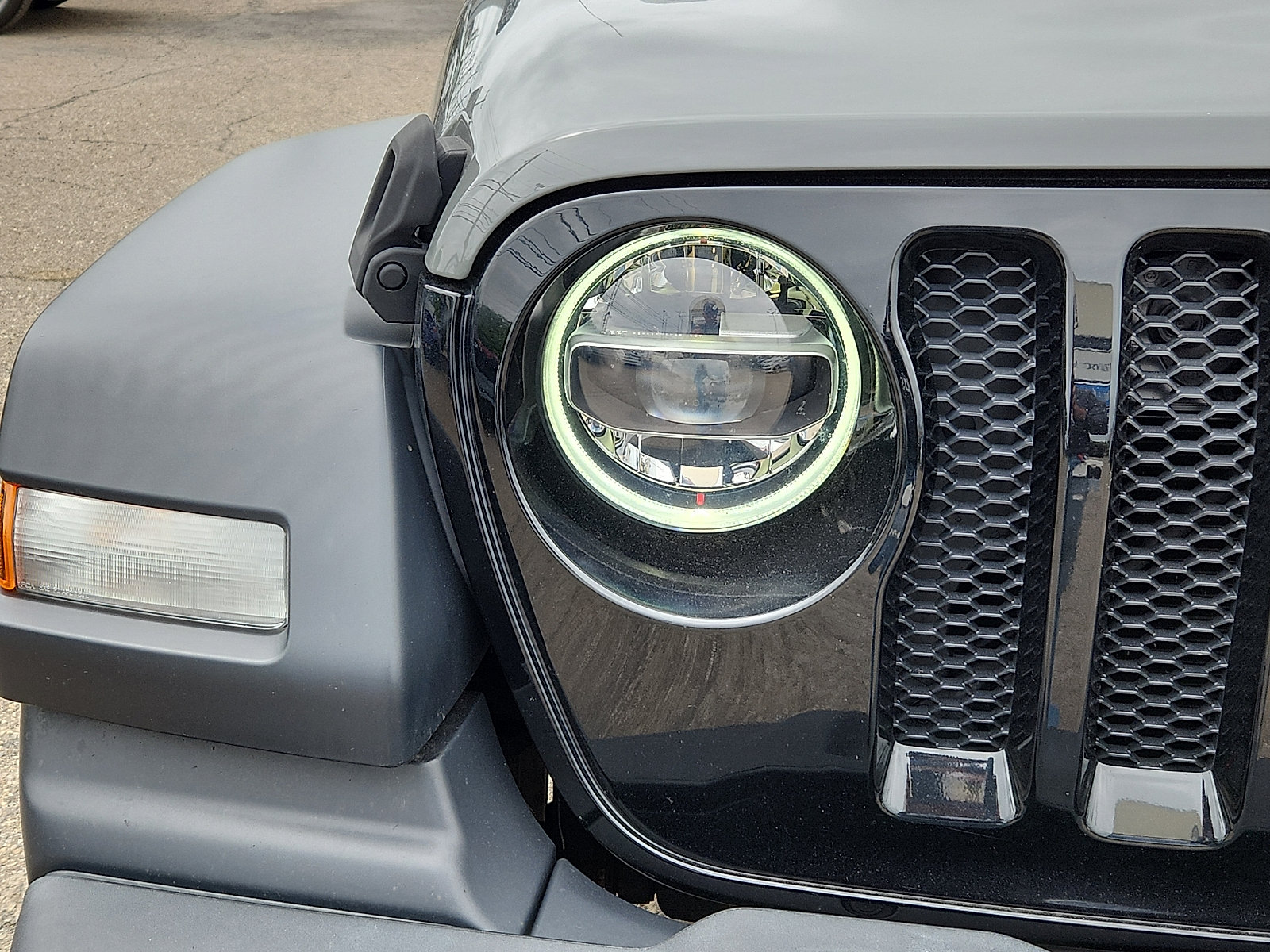 Used 2020 Jeep Wrangler Unlimited Sport AWD/4WD image 9
