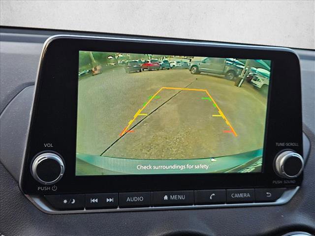 Used 2025 Nissan Sentra SV image 10